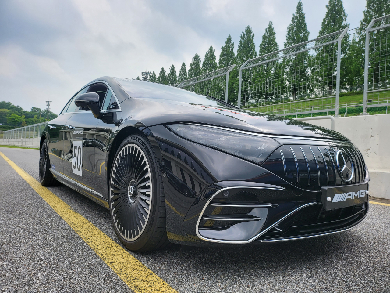 ‘AMG EQS 53 4MATIC+’. [서재근 기자]