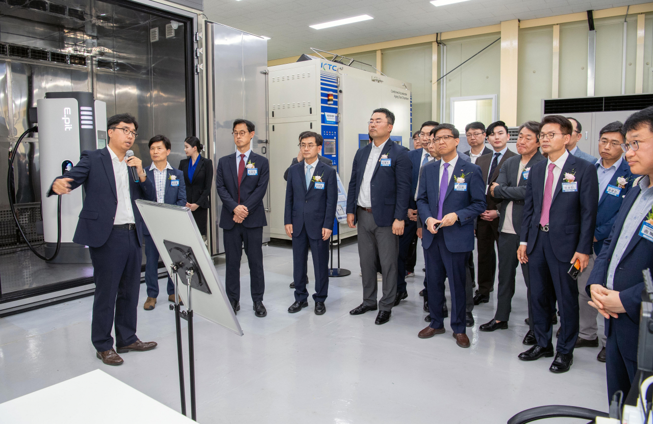 19일 현대차그룹과 한국기계전기전자시험연구원이 진행한 전기차 충전 인프라 품질인증센터 개소식 모습. [현대차그룹 제공]