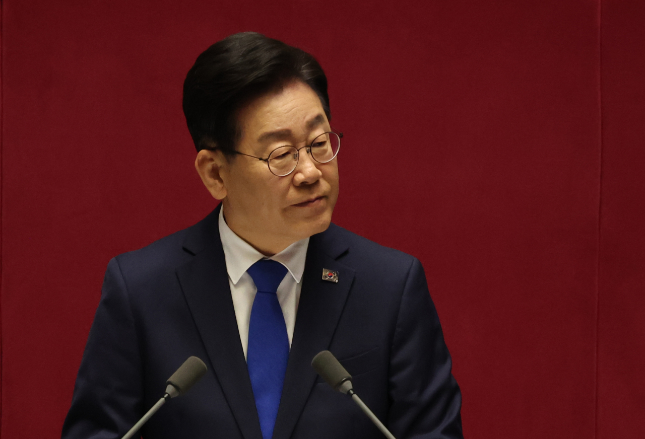 민주당 이재명 대표가 19일 국회에서 교섭단체 대표연설을 하고 있다. [연합]