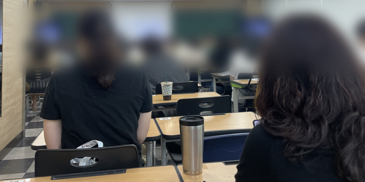 지난 19일 경기도에서 열린 한 입시설명회 현장. 고등학교 1학년 학부모 대상인데도 자리가 빼곡하게 들어찼다. [독자 제공]