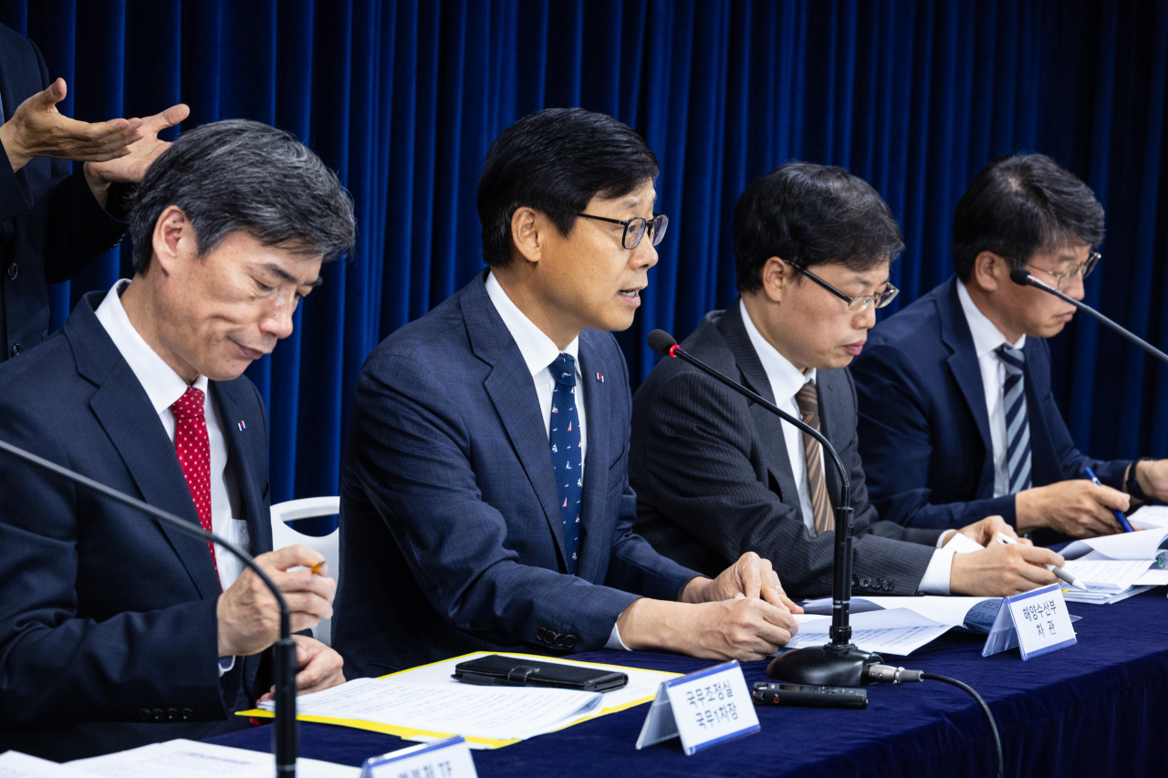 송상근 해양수산부 차관이 20일 오전 서울 종로구 정부서울청사에서 열린 후쿠시마 원전 오염수 방류 관련 일일브리핑에 참석해 발언하고 있다. 연합뉴스