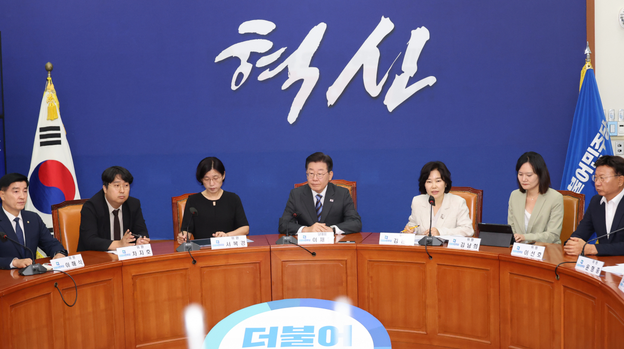 20일 국회에서 열린 더불어민주당 혁신기구 1차 회의에 이재명 대표와 김은경 위원장이 참석하고 있다. [연합]