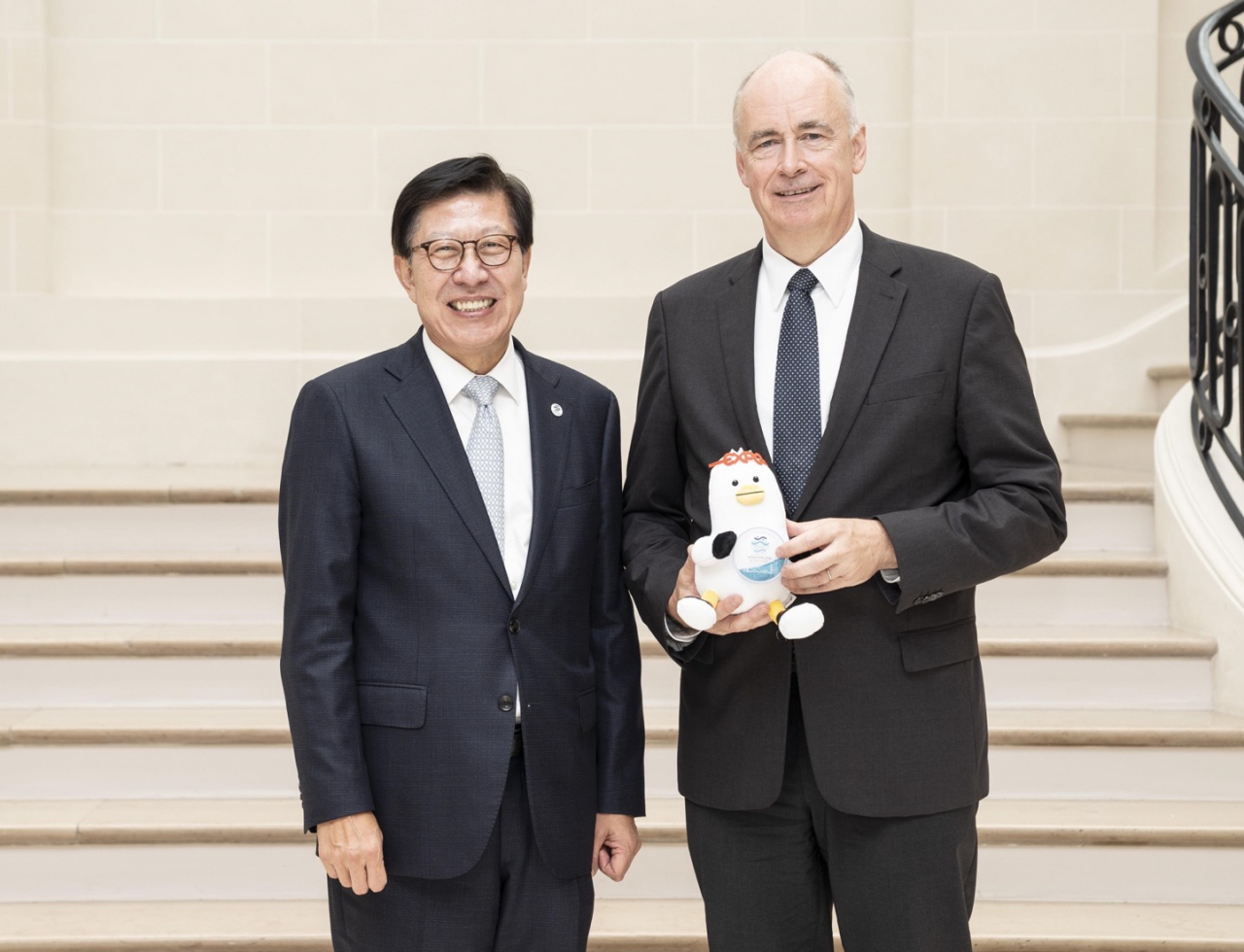 박형준(왼쪽) 부산시장, 귀도 학 르노그룹 부회장. [르노코리아자동차 제공]