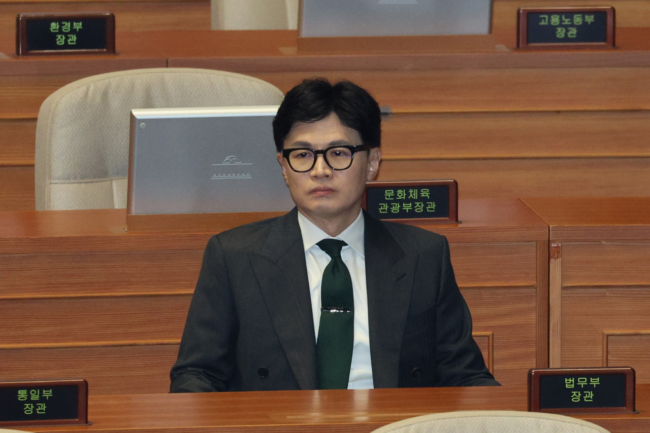 한동훈 법무부 장관이 21일 오후 국회에서 열린 본회의에 참석하고 있다. [연합]