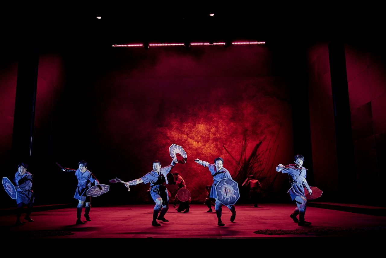 A scene from a performance of “King Lear” (Theater Yeonwoo)