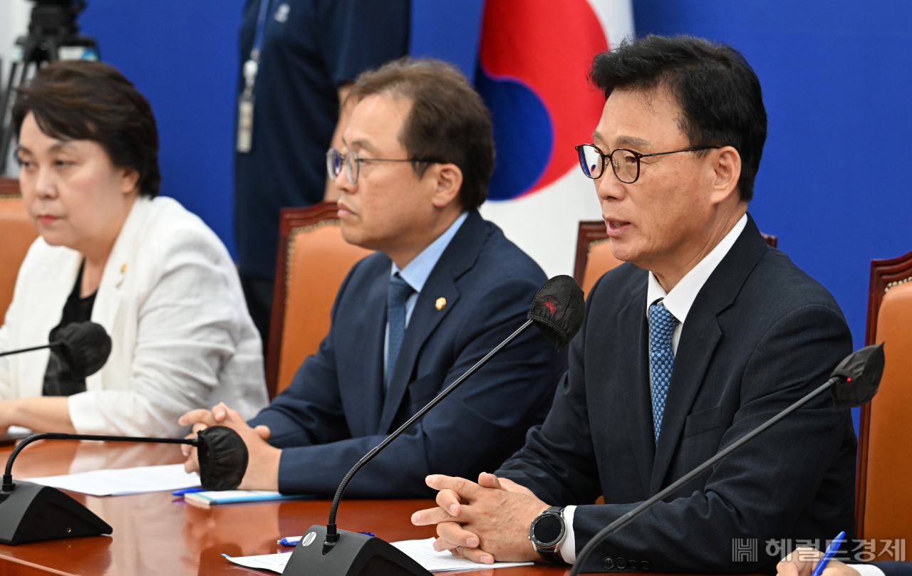 박광온 더불어민주당 원내대표가 22일 서울 영등포구 여의도 국회에서 열린 정책조정회의에 참석해 발언하고 있다. 임세준 기자