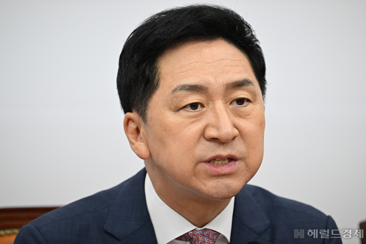 김기현 국민의힘 대표가 22일 서울 영등포구 여의도 국회에서 열린 최고위원회의에 참석해 발언하고 있다. 임세준 기자