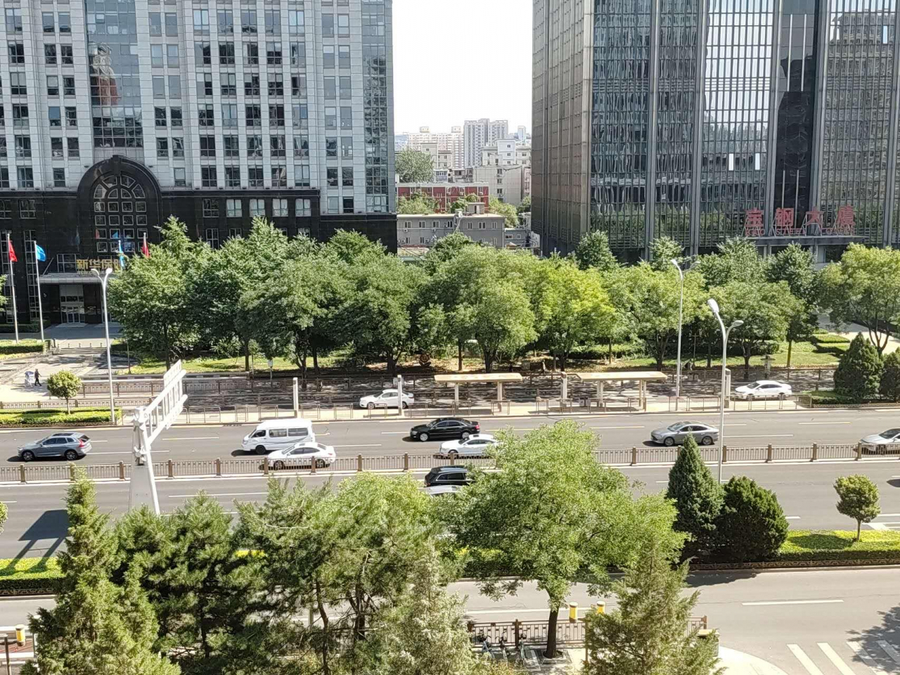 22일 낮 한때 중국 수도 베이징의 기온이 9년 만에 40도를 넘겼다. [연합]