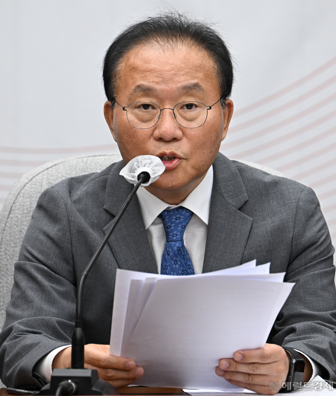 윤재옥 국민의힘 원내대표가 23일 서울 영등포구 여의도 국회에서 열린 원내대책회의에 참석해 발언하고 있다. 임세준 기자
