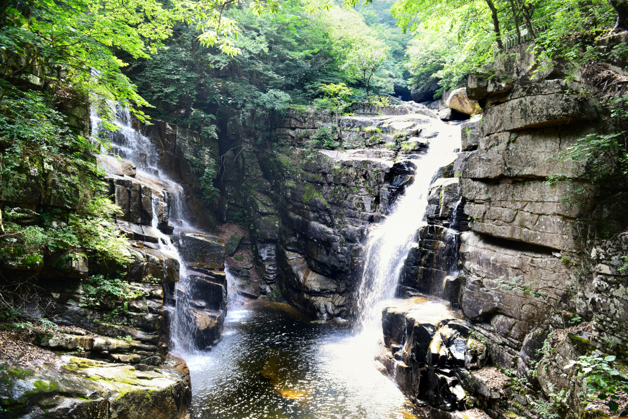 Ssang Falls (Korea Tourism Organization, IR Studio)