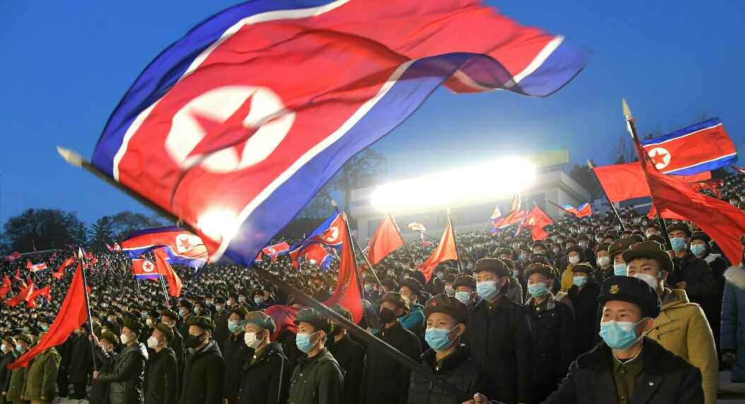 남북이 6·25 전쟁 발발 73주년을 맞은 25일 ‘강대강’ 대결 기조를 재확인했다. 북한 노동당 기관지 노동신문은 이날 지난 70여년간 수천수만의 청년학생들과 근로자들이 제국주의 침략세력의 전쟁 책동에 대항해 인민군대 입대와 재입대를 지원했다고 선전했다. [평양 노동신문-뉴스1]