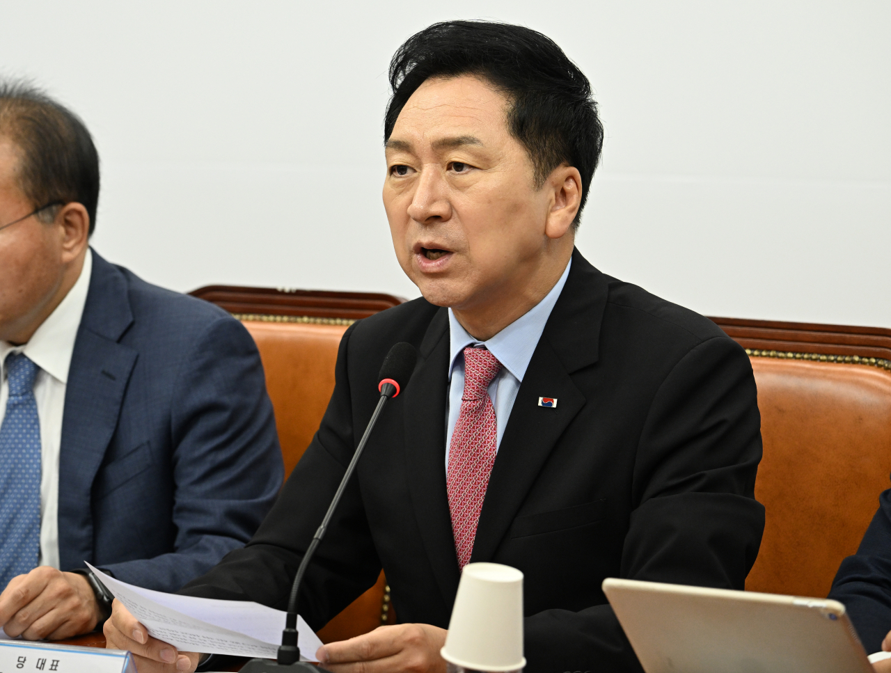 김기현 국민의힘 대표가 26일 서울 영등포구 여의도 국회에서 열린 최고위원회의에 참석해 발언하고 있다. 임세준 기자