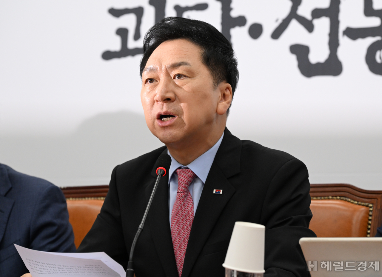 김기현 국민의힘 대표가 26일 서울 영등포구 여의도 국회에서 열린 최고위원회의에 참석해 발언하고 있다. 임세준 기자