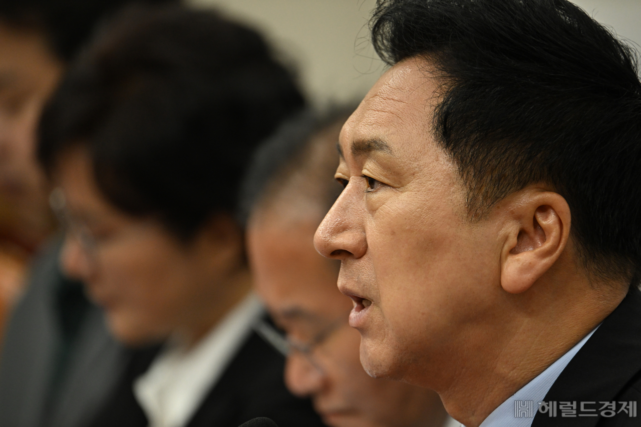 김기현 국민의힘 대표가 26일 서울 영등포구 여의도 국회에서 열린 최고위원회의에 참석해 발언하고 있다. 임세준 기자