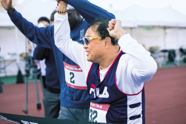 잔잔한 감동을 안겨줬던 국민마라토너 이봉주 응원 릴레이 마라톤 행사 [스크라이크 제공]
