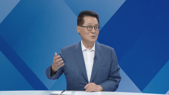 KBC 여의도초대석에 출연한 박지원 전 국정원장.