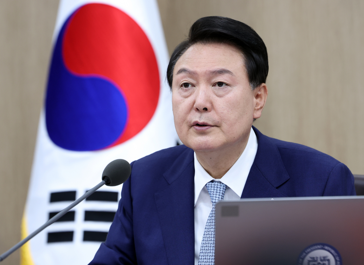 윤석열 대통령이 27일 서울 용산 대통령실 청사에서 국무회의를 주재하고 있다. [연합]