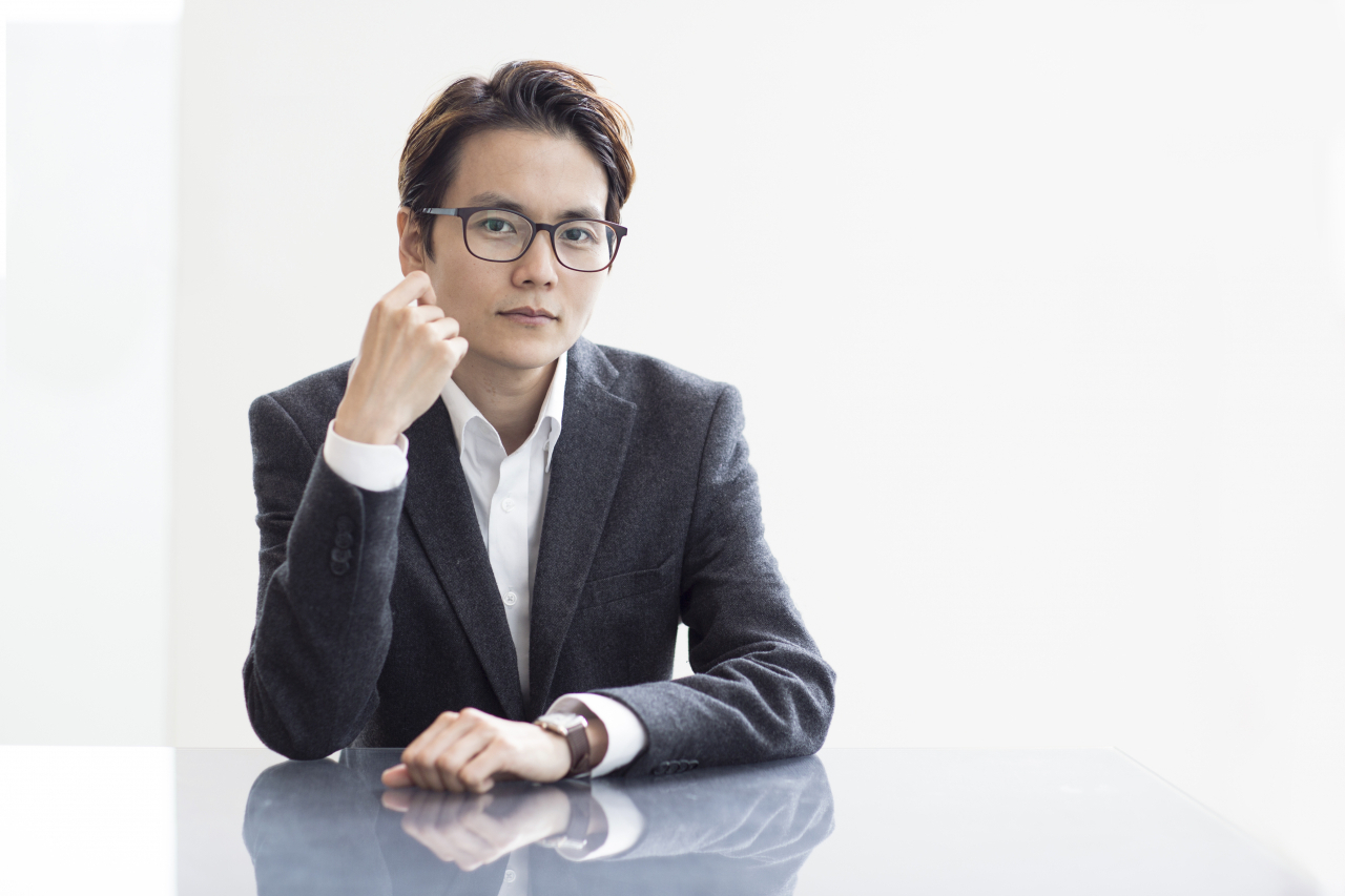 세종문화회관 ‘2023 오케스트라 지휘 과정’을 통해 지휘의 모든 것을 전달하고 있는 지휘자 아드리엘 김. [세종문화회관 제공]