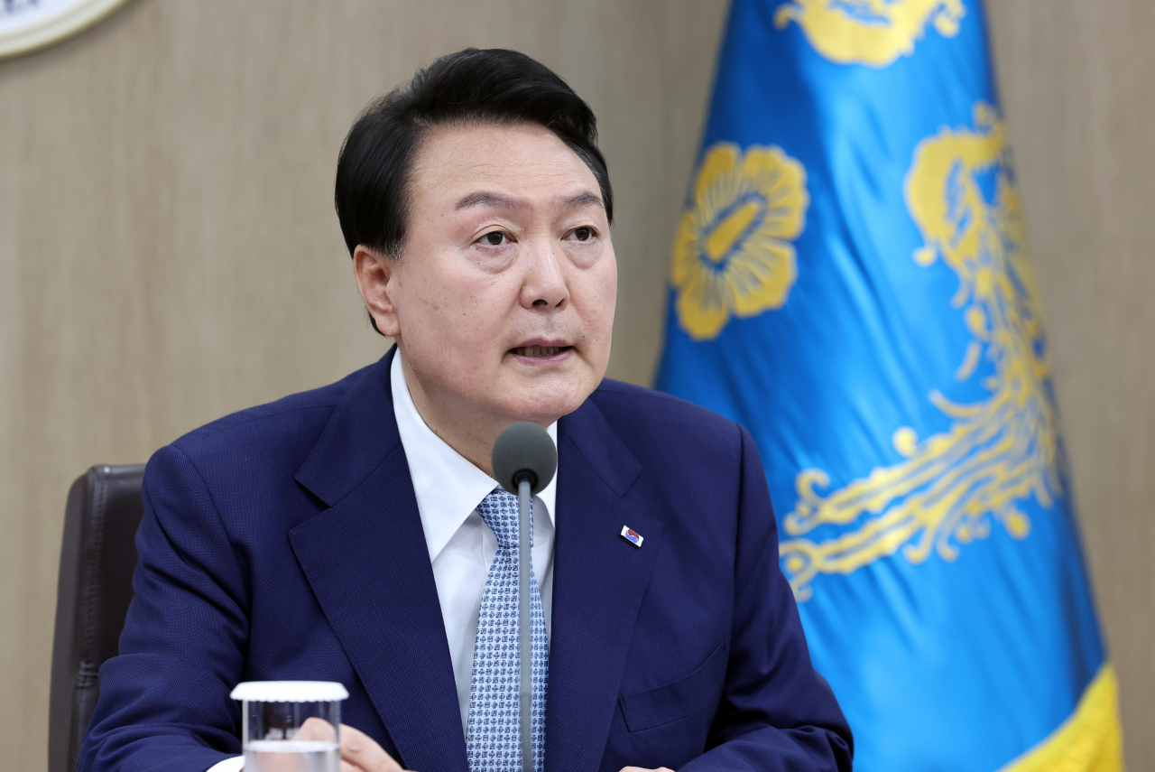 윤석열 대통령이 27일 서울 용산 대통령실 청사에서 국무회의를 주재하고 있다. [연합]