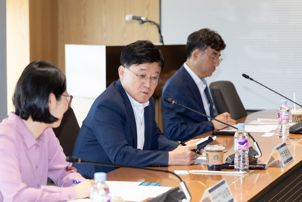 ‘제3차 수출 확대를 위한 산업계 릴레이 간담회’에서 한국무역협회 정만기 부회장이 발언하고 있다. [한국무역협회 제공]