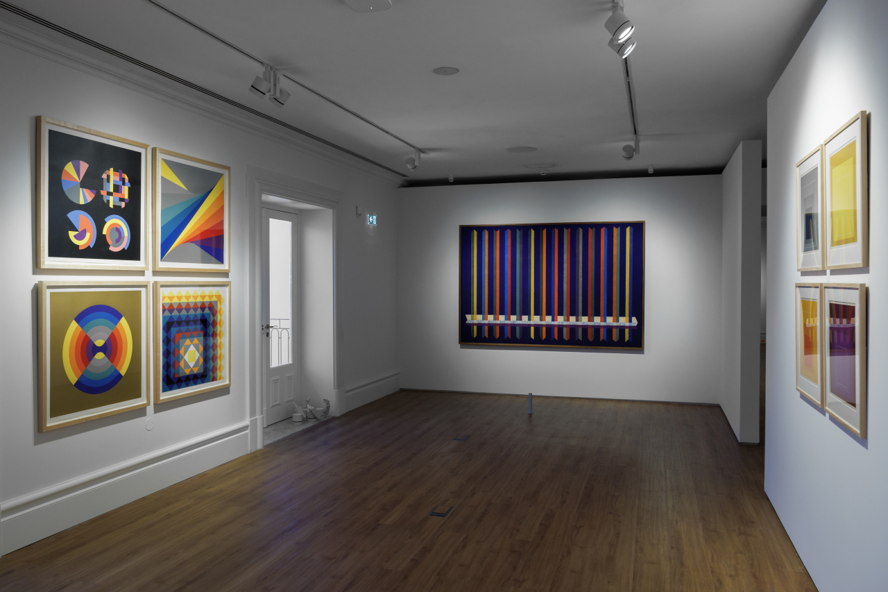 포르투로 건너간 영국 테이트 광학예술 중 ▷Herbert Bayer / ADAGP, Paris / SPA, Lisboa, 2023 ▷Piero Dorazio / ADAGP, Paris / SPA, Lisboa, 2023 ▷Josef Albers/ ADAGP, Paris / SPA, Lisboa, 2023