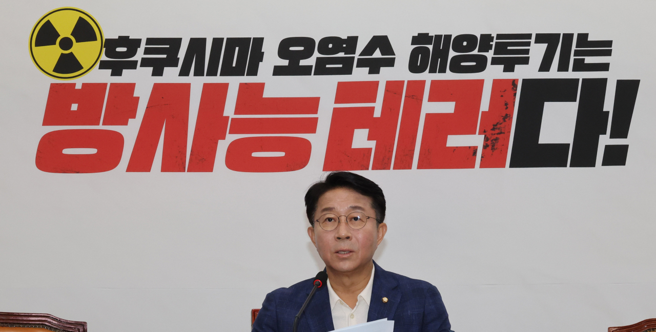 조정식 더불어민주당 사무총장이 2일 오전 서울 여의도 국회에서 기자간담회를 하고 있다. [연합]