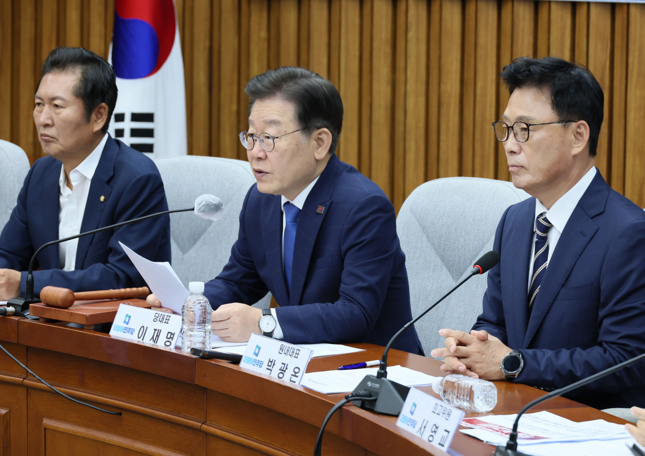 이재명 더불어민주당 대표가 5일 오전 국회에서 열린 확대간부회의에서 발언하고 있다. [연합]