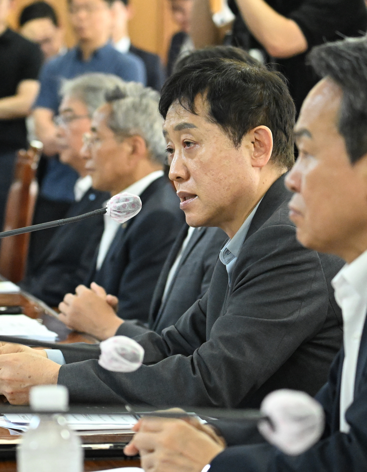 김주현(오른쪽) 금융위원장이 5일 서울 중구 전국은행연합회에서 열린 은행지주회장 간담회에 참석해 발언하던 모습. 임세준 기자