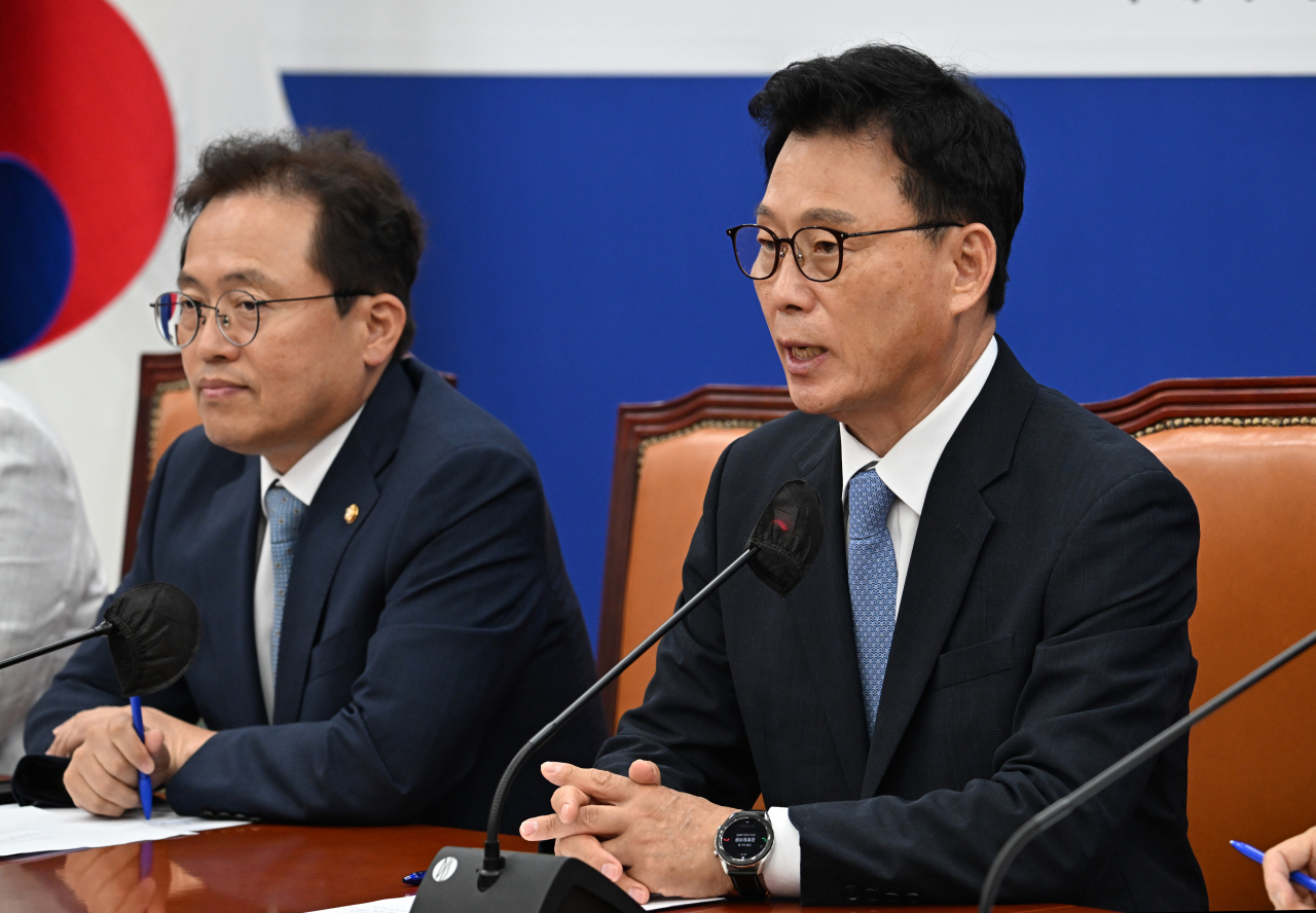 박광온 더불어민주당 원내대표가 6일 서울 영등포구 여의도 국회에서 열린 정책조정회의에 참석해 발언하고 있다. 임세준 기자