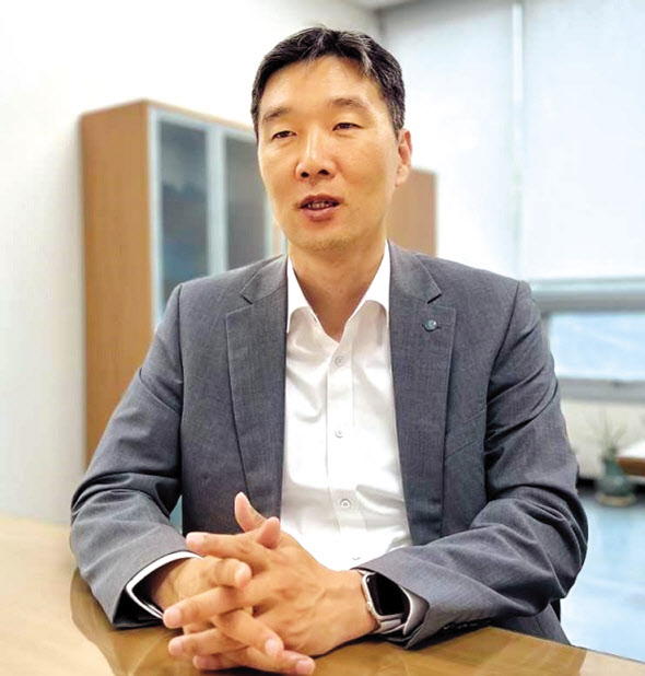 손민석 자가열병합발전협의회장이 5일 분산에너지 시대를 맞아 ‘가스엔진 열병합발전’의 필요성을 말하고 있다. [자가열병합발전협의회 제공]