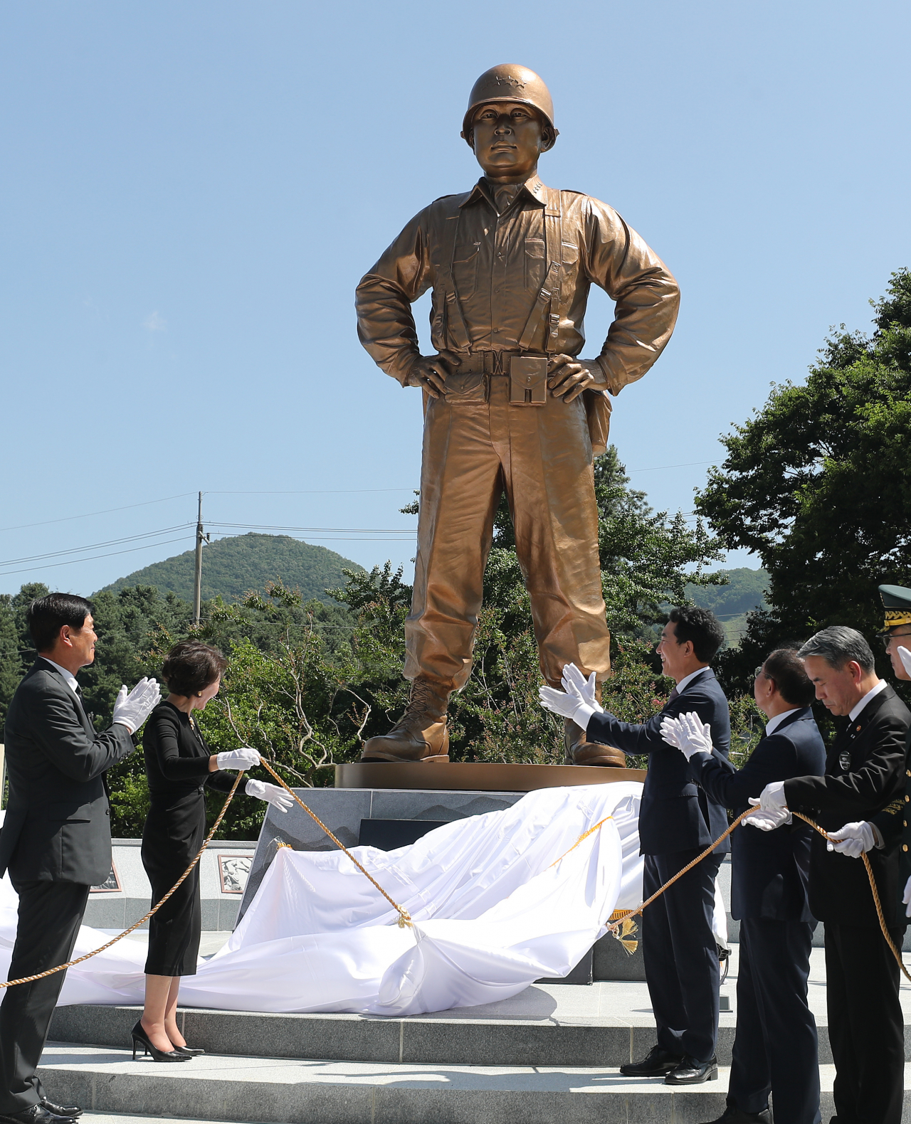 지난 5일 경북 칠곡 다부동 전적 기념관에서 열린 고 백선엽 장군의 동상 제막식. [연합]