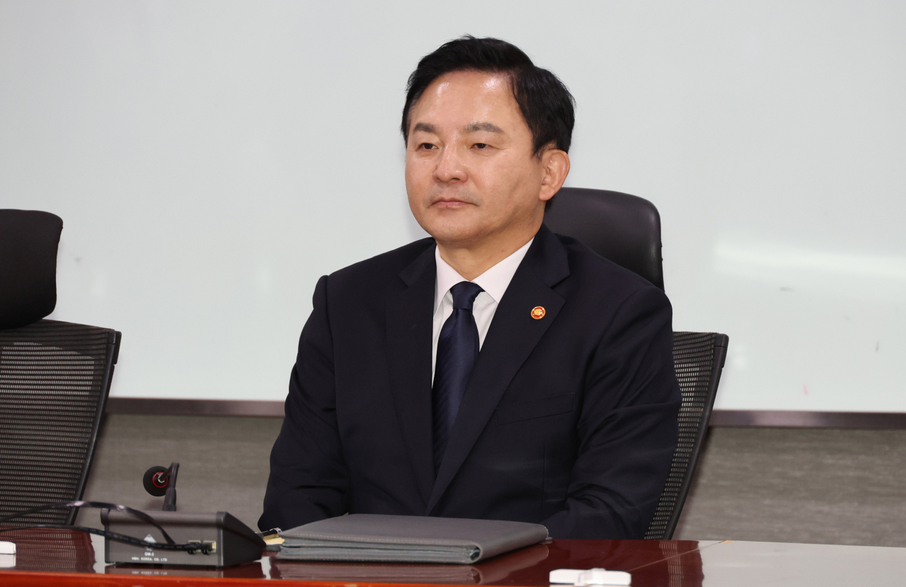 원희룡 국토교통부 장관이 6일 오전 서울 여의도 국회 의원회관에서 열린 서울~양평 고속도로에 대한 가짜뉴스 관련 국민의힘 국토교통위원회 실무 당정협의회에 참석해 있다. [연합]