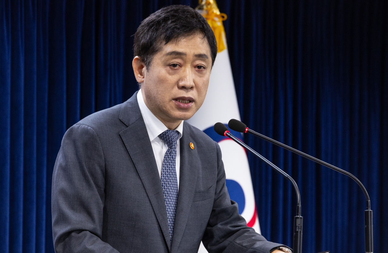 김주현 금융위원장이 7일 오전 서울 종로구 정부서울청사에서 열린 취임 1주년 맞이 기자회견에 참석해 지난 1년 간의 성과와 향후 계획에 대해 말하고 있다. [연합]