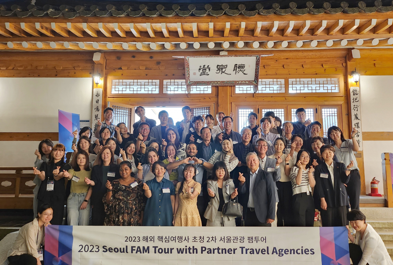 서울 어떻게 변했나 보러, 선발대 자격으로 서울관광 '신상'을 탐방했던 12개국 대표 15개사 책임자들.