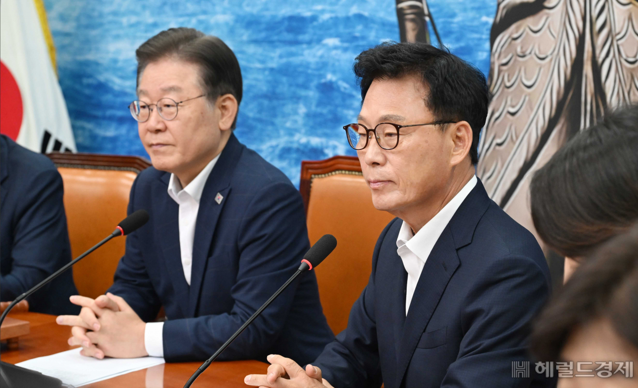 박광온 더불어민주당 원내대표가 12일 오전 서울 여의도 국회에서 열린 최고위원회의에 참석해 발언하고 있다. 이상섭 기자