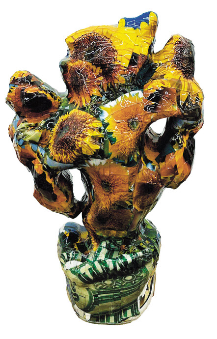 권오상, Composition, Archival pigment print, mixed media, 42&times;30&times;85(h)cm, 2023 [ⓒ롯데갤러리 제공]