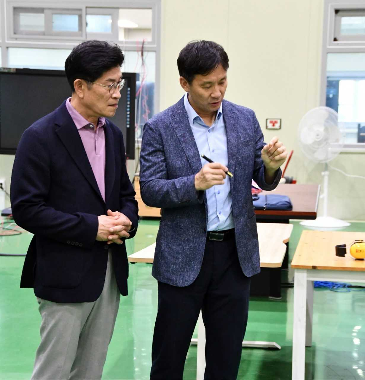 노 소장은 광주 남구 도첨산단에 자리하고 있는 한국전기연구원 스마트그리드본부를 찾아 관계자들과 간담회를 가졌다