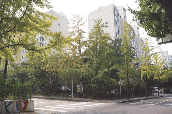 압구정 6구역 내 한양 7차 아파트 전경 [네이버부동산]
