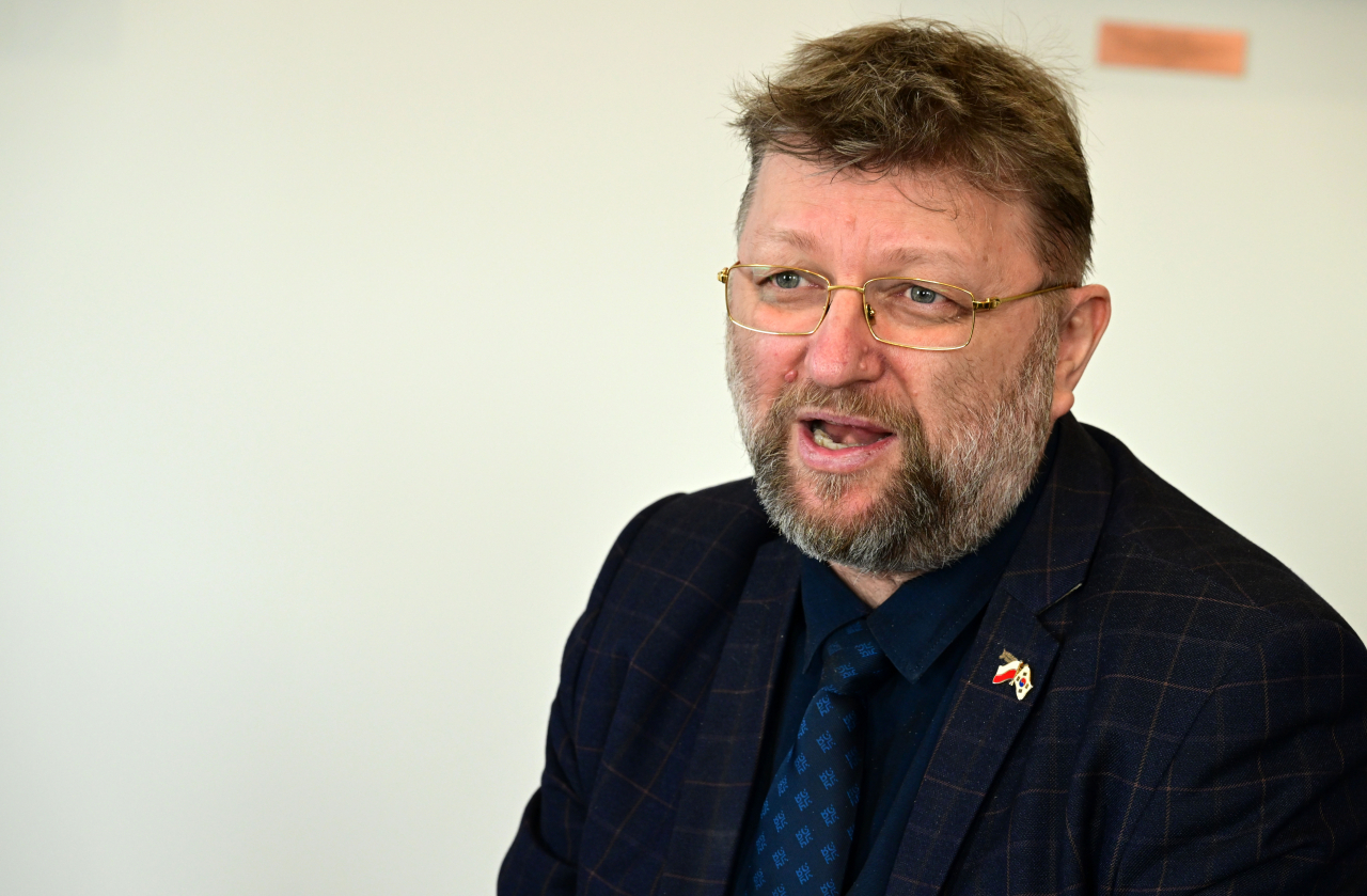Polish Ambassador to Korea Piotr Ostaszewski speaks with The Korea Herald in Seoul. (Park Hae-mook)