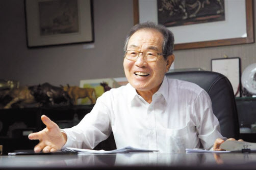 윤동한 한국콜마홀딩스 회장