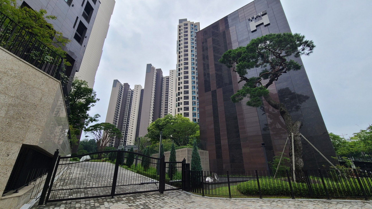 강남구 개포동 디에이치아너힐즈 출입구. 아파트 출입증이 있어야 단지를 드나들 수 있다. 서영상 기자