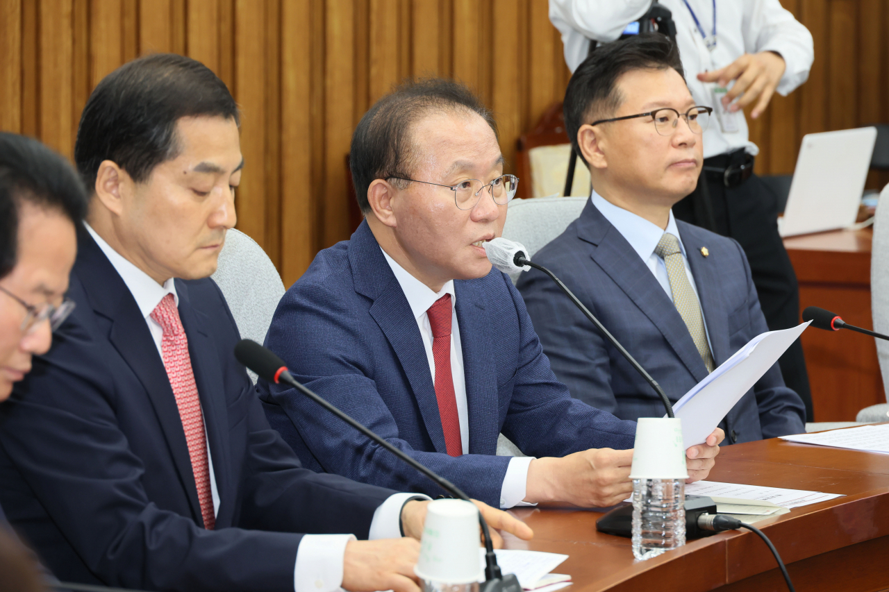 국민의힘 윤재옥 원내대표가 14일 국회에서 열린 원내대책회의에서 발언하고 있다. [연합]