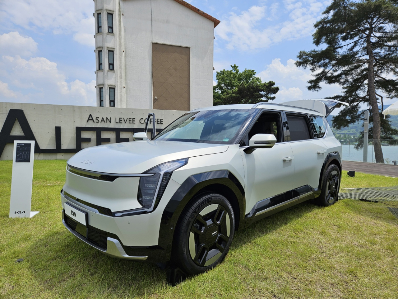 국내 첫 3열 대형 전기 SUV 기아 ‘EV9’. [김지윤 기자]