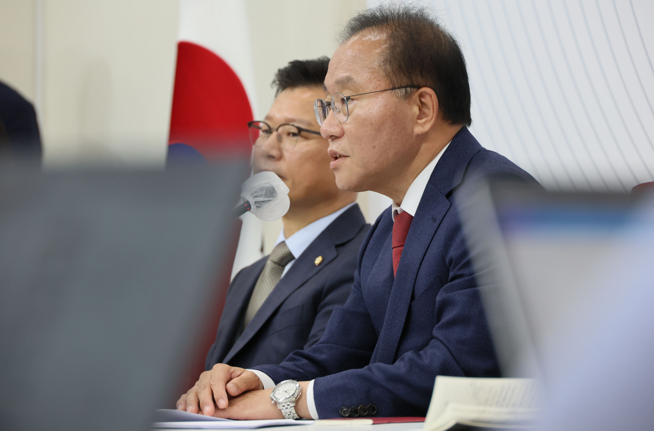 윤재옥 국민의힘 원내대표가 14일 국회에서 취임 100일 기자간담회를 하고 있다. [연합]