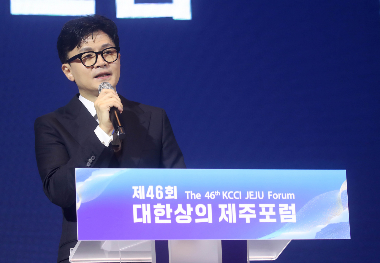 한동훈 법무부 장관이 대한상의 제주포럼에서 강연하고 있다 [상의 제공]