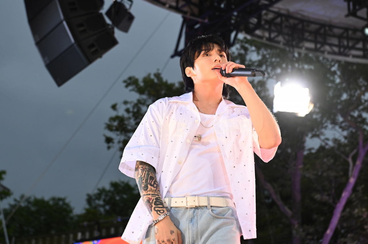 방탄소년단 정국이 미국 GMA 2023 서머 시리즈에 출연했다. [ABC/Paula Lobo]