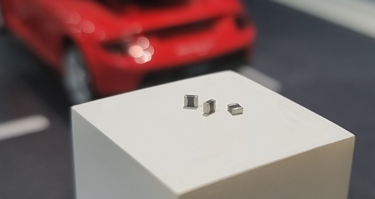 삼성전기가 개발한 가로 2.0mm, 세로 1.6mm 크기의 전장용 파워인덕터[삼성전기 제공]