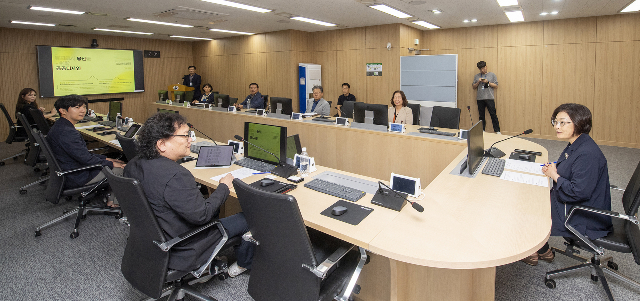 서울 용산구는 ‘용산구 공공디자인 진흥계획 및 가이드라인 수립 용역’ 착수 보고회를 개최했다고 17일 밝혔다. [용산구 제공]