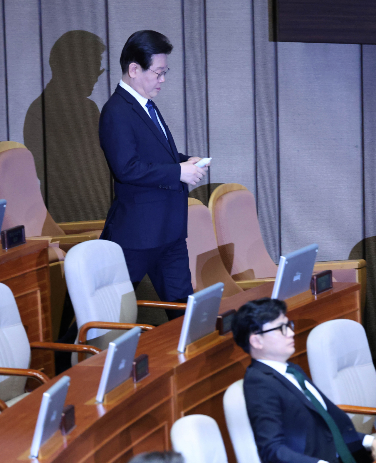 이재명 더불어민주당 대표(왼쪽)와 한동훈 법무부 장관. 연합뉴스