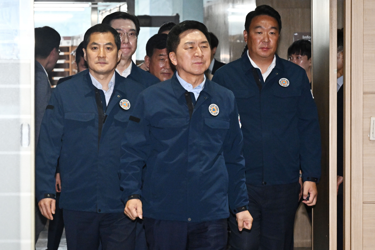김기현 국민의힘 대표가 18일 서울 종로구 중앙재난안전대책본부 서울상황센터를 방문하고 있다. [연합]